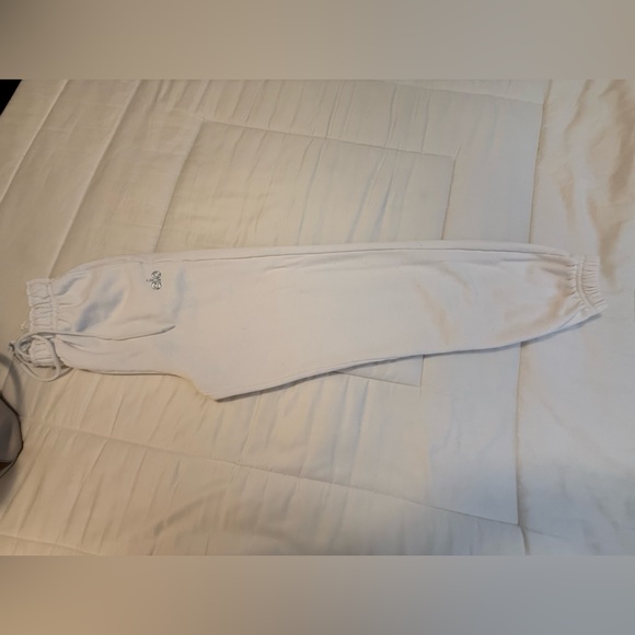 ALO Yoga Off-White Accolade Sweat Pant gently worn - Picture 8 of 12